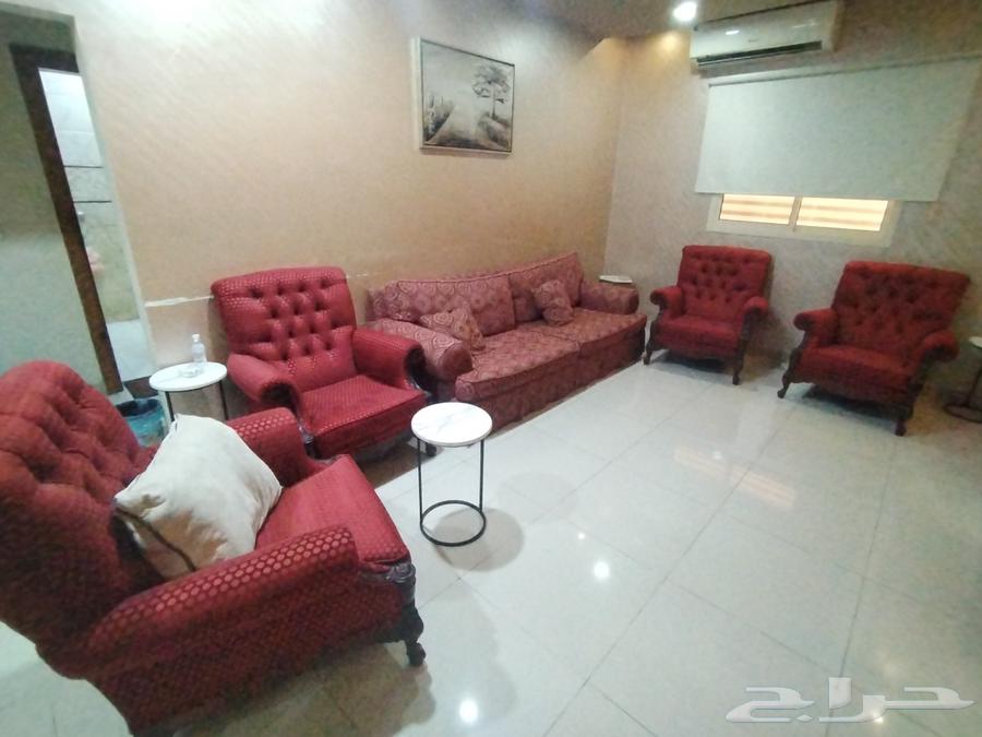 كنب نظيف للبيع قطعه كبيره واربع قطع بيع مستعجل64446616701571110