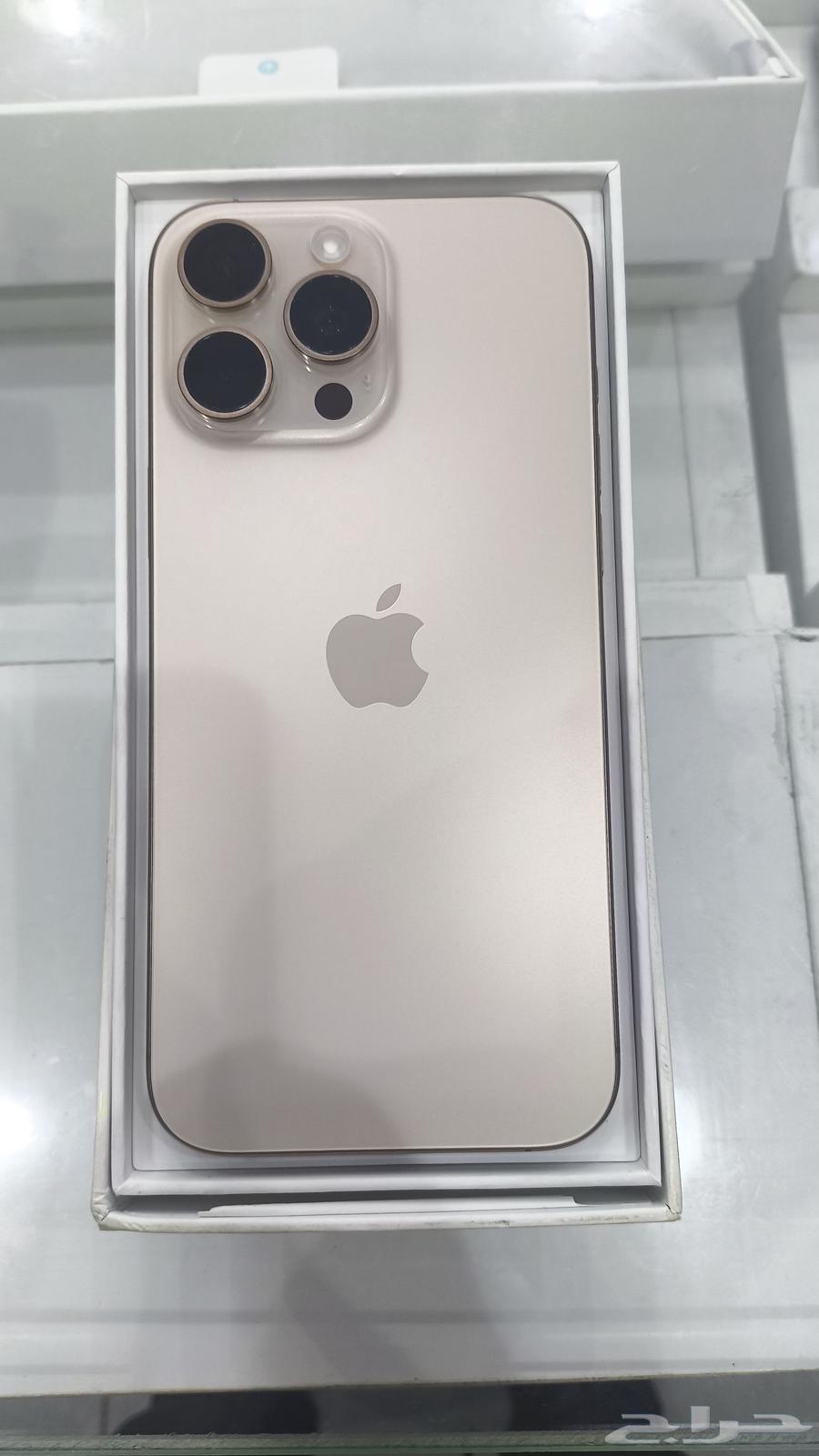 تم البيع أيفون 16 برو ماكس شبه جديد64444593621377112