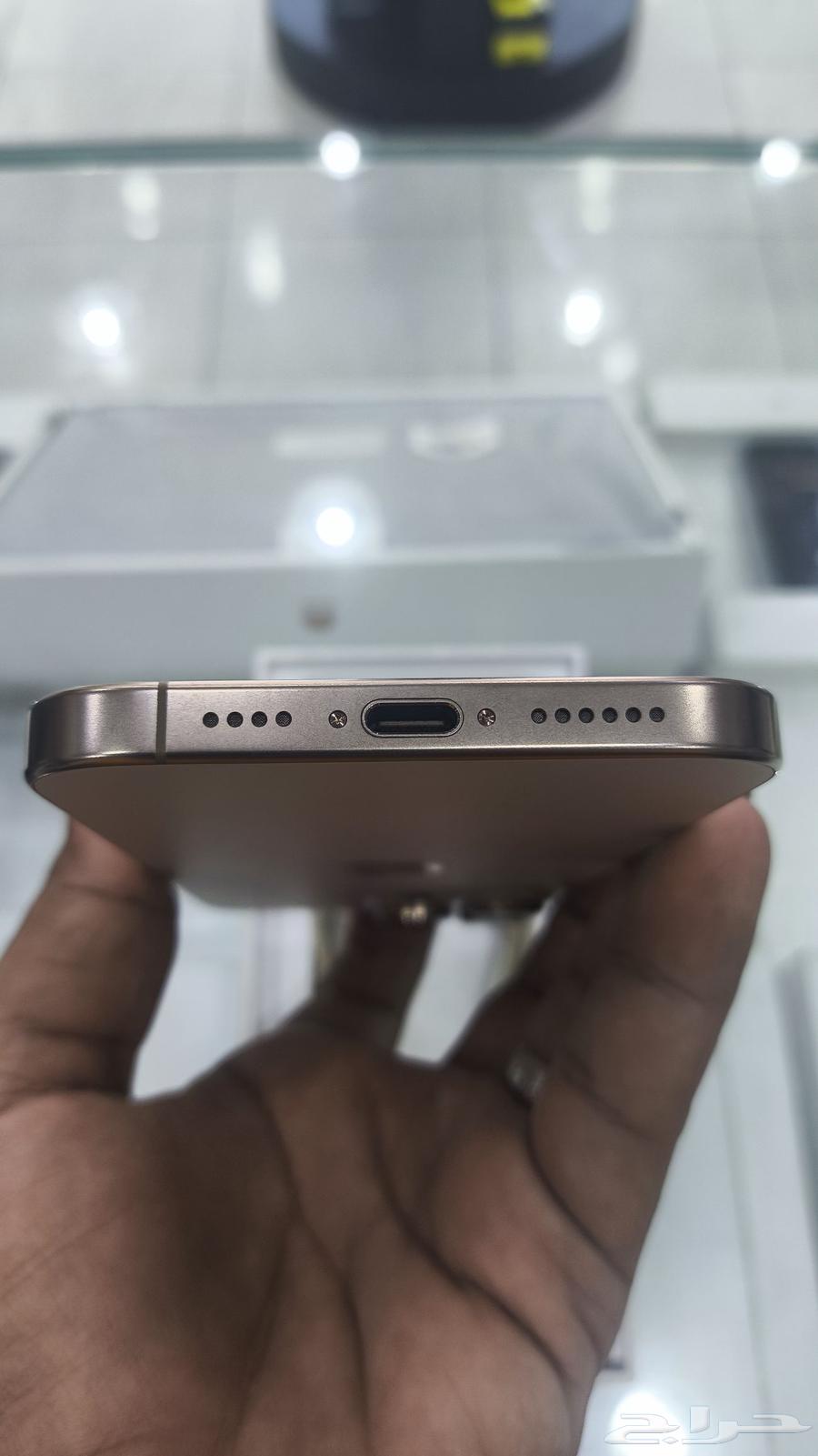 تم البيع أيفون 16 برو ماكس شبه جديد64444593621377113