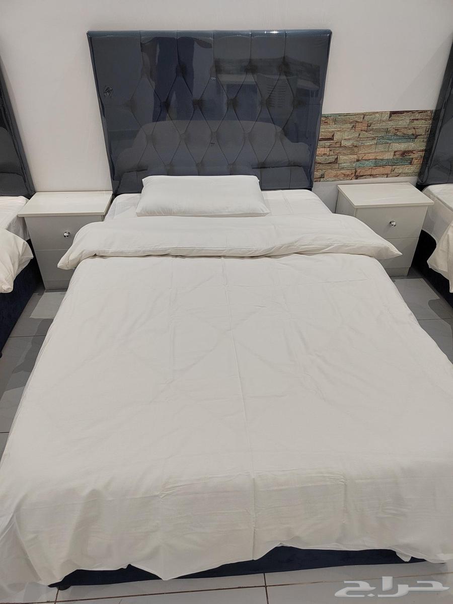 Three almost new mattresses with bed base for sale 1.2 2 meters64447283158402112