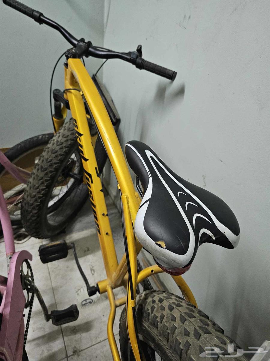 سيكل كبير مقاس 28 او 30 كفرات حجريه مناسب لجميع الظروف64446936238721110