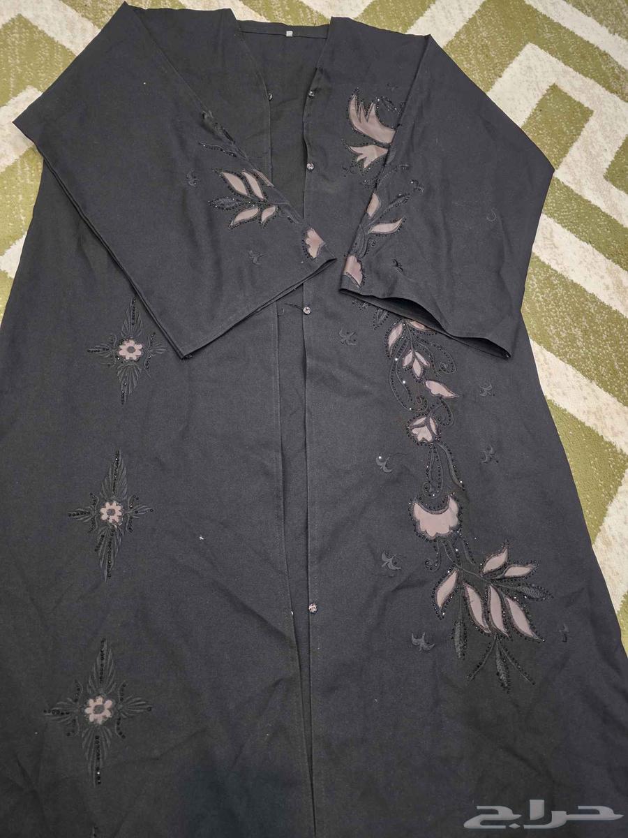 عبايات مستعملة متنوعة درجة أولى البيع جملة64448328471425114