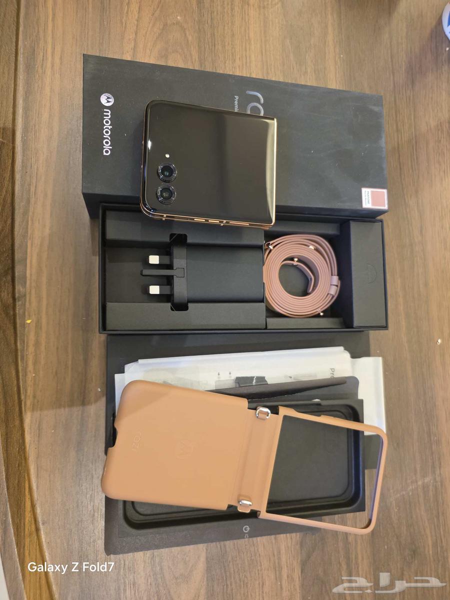 موتورولا رازر 50 الترا لون موكا نظيف جدا64445811453953111