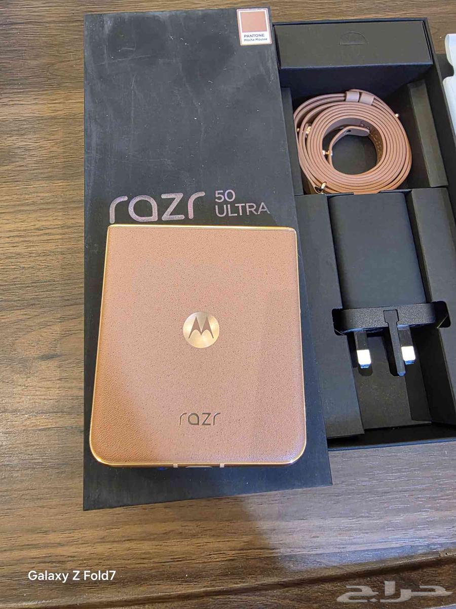 موتورولا رازر 50 الترا لون موكا نظيف جدا64445811453953112