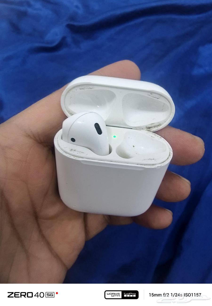 Airpods for sell (Only 1 ear is available)64445079141634110