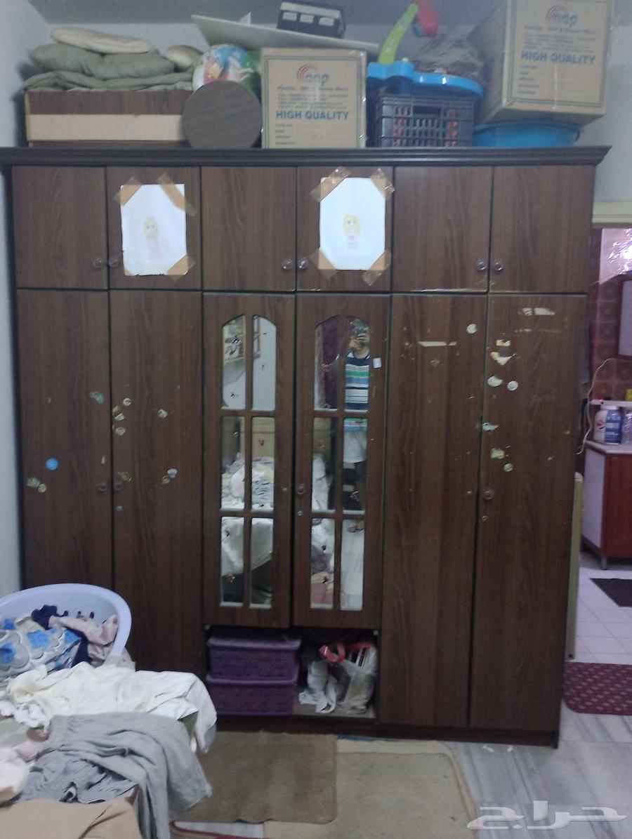 دولاب ملابس كبير للبيع بحالة جيدة جدا المكان حي الشرفية جدة64448914068609110