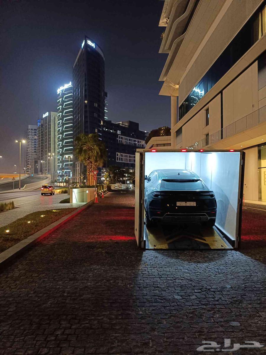 Flatbed transport from Saudi Arabia to UAE, fully enclosed, complete descent64214576371970112