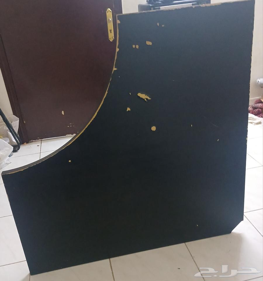 طاولة مكتب فيه شويت احوط في 100 ريال64448394440578110