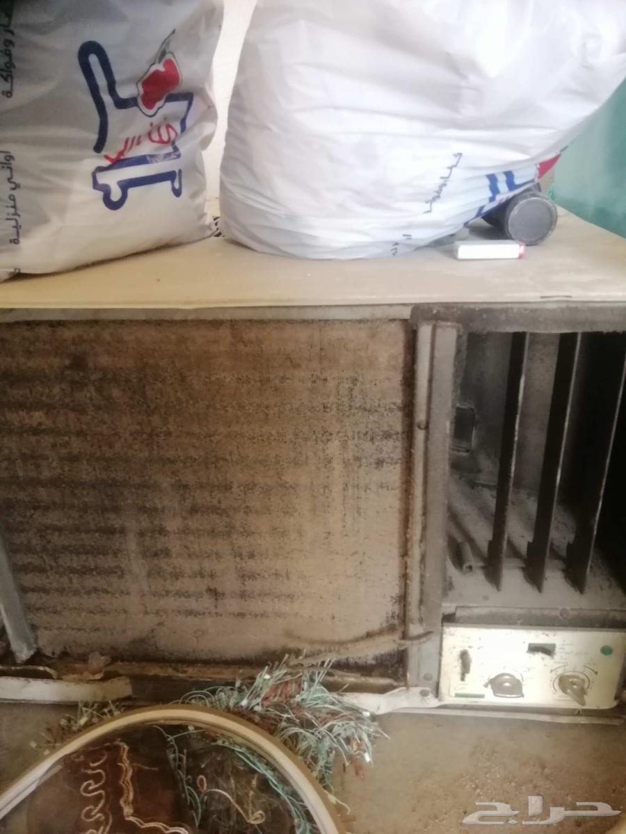 مكيف وكنب و2سرير ودولب خشب64448076724097114