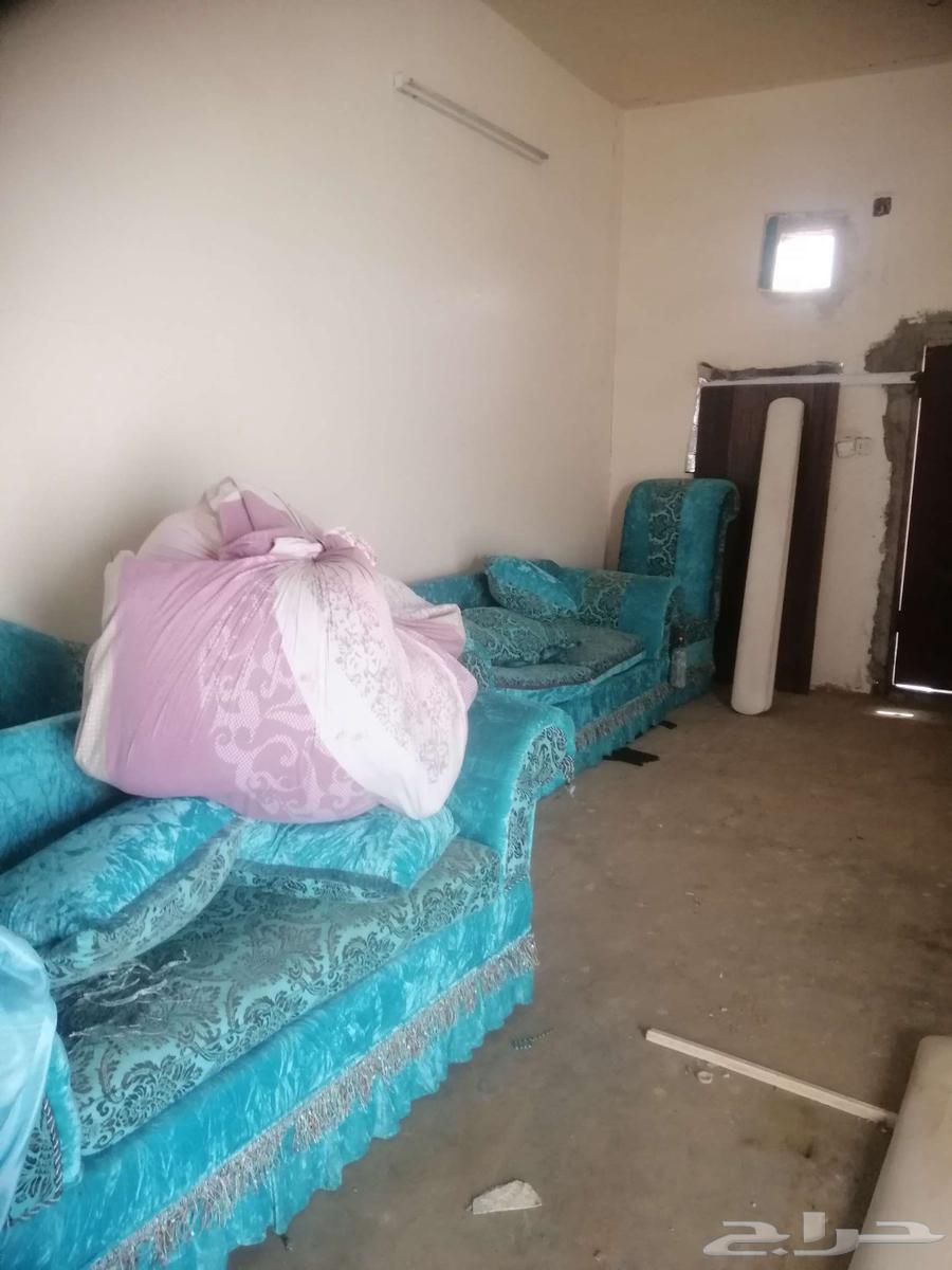 مكيف وكنب و2سرير ودولب خشب64448076724097113