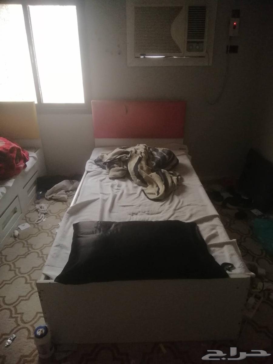 مكيف وكنب و2سرير ودولب خشب64448076724097111