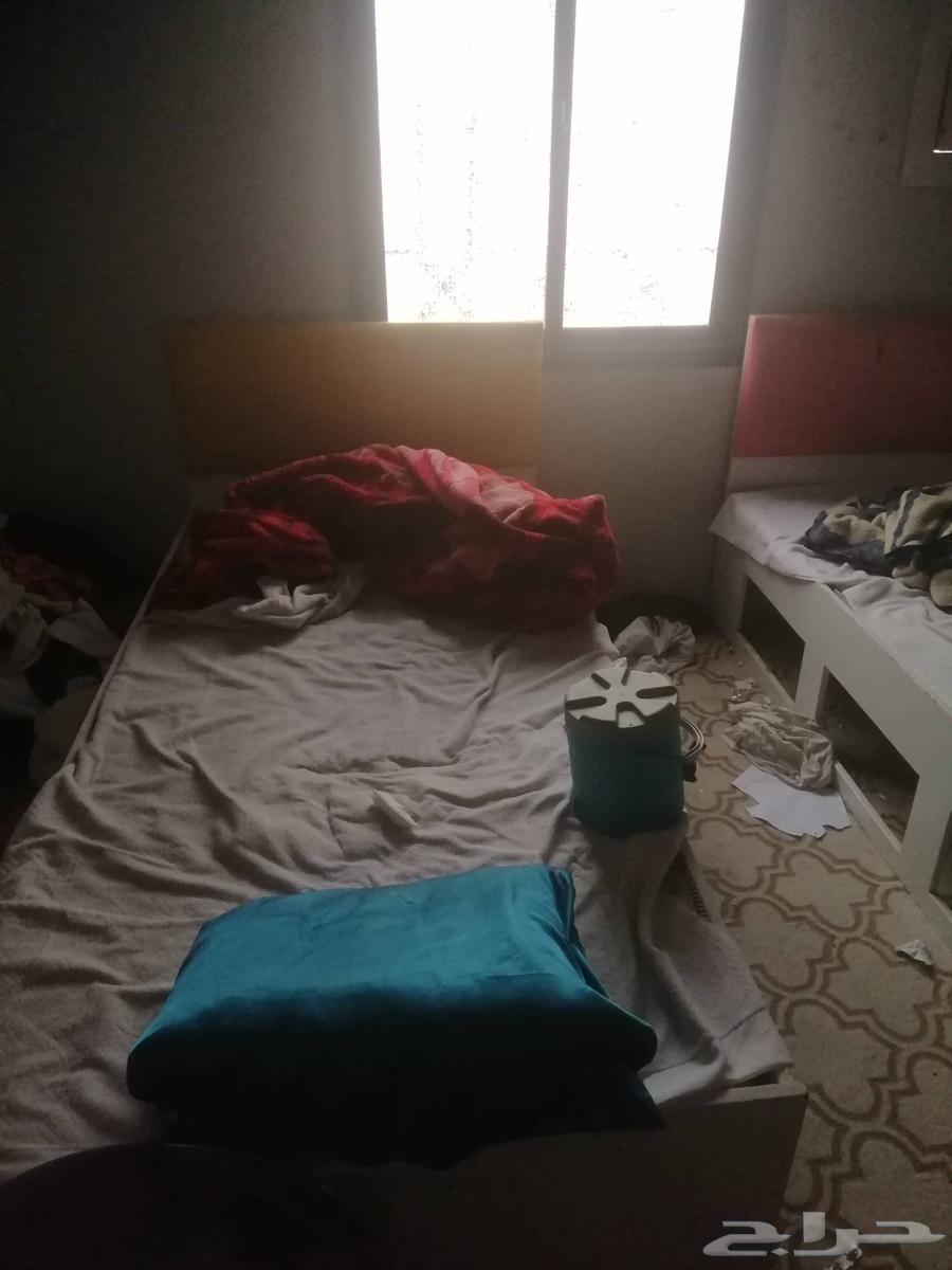 مكيف وكنب و2سرير ودولب خشب64448076724097110