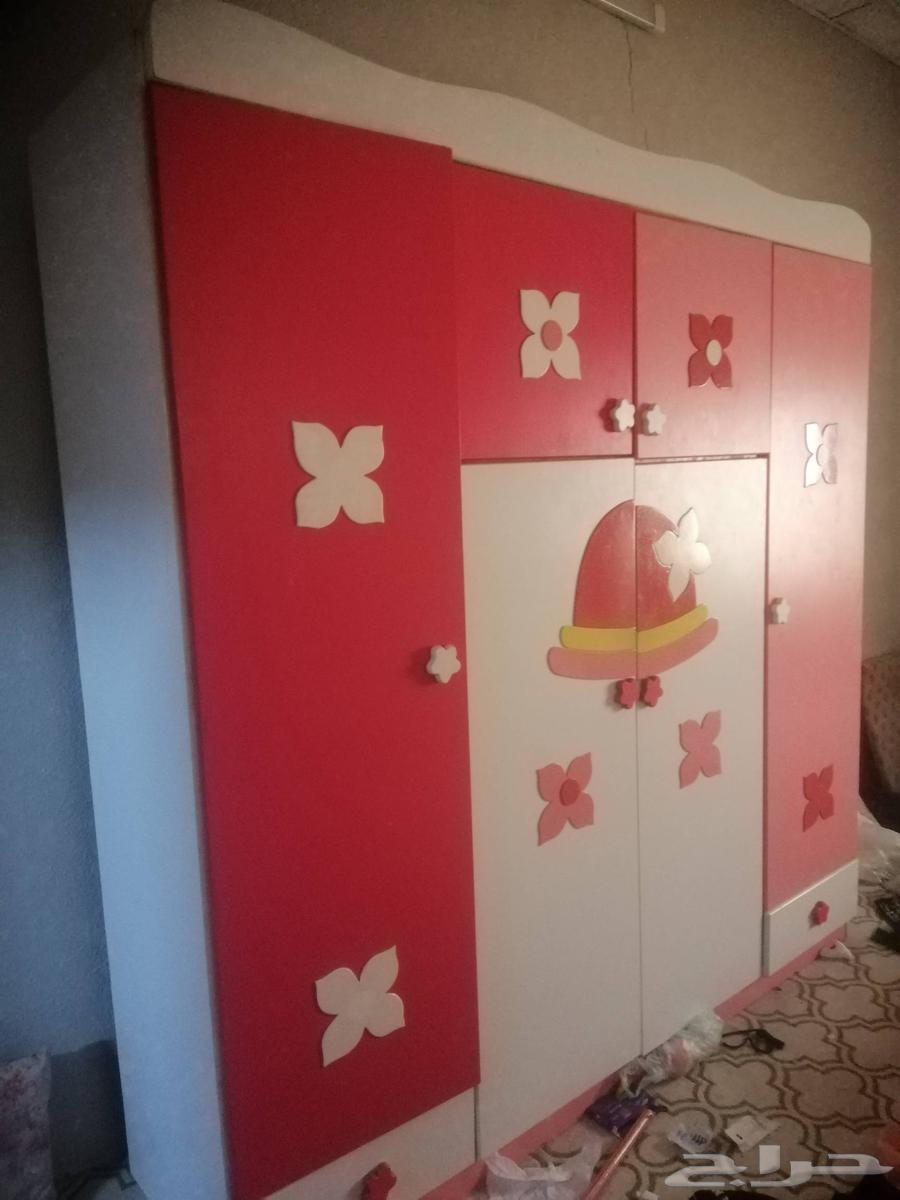 مكيف وكنب و2سرير ودولب خشب64448076724097112