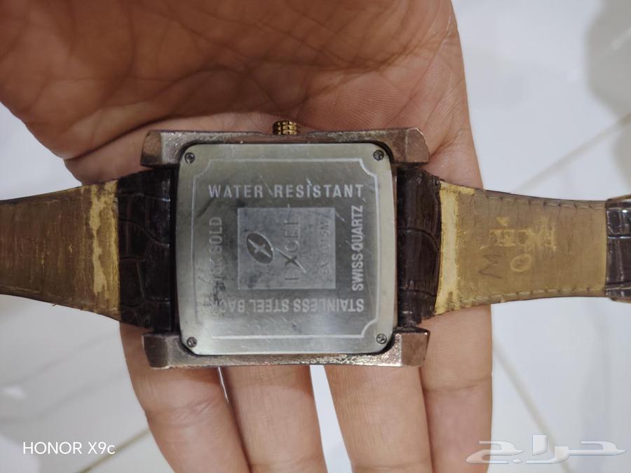 A golden-studded women's watch that only those who know its value can appreciate, and the seller is eager to sell64443290829826110