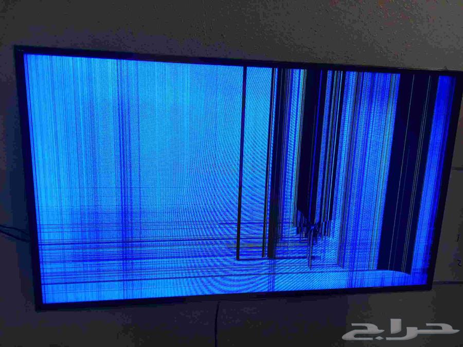 50-inch TV screen broken with external damage, sound works well64448354706179111