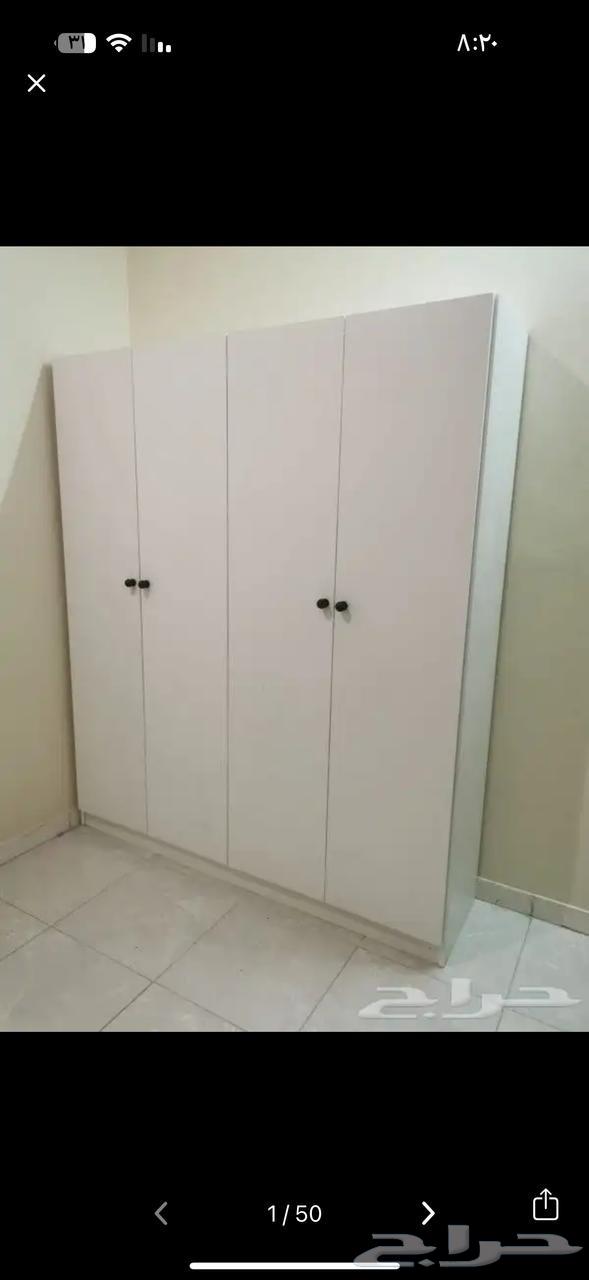 Wardrobe and bed, dressing table and chest of drawers64443182564866114