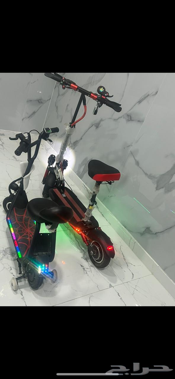 For sale, a monster scooter and a small scooter, price negotiable, located at the edge64447771922307111