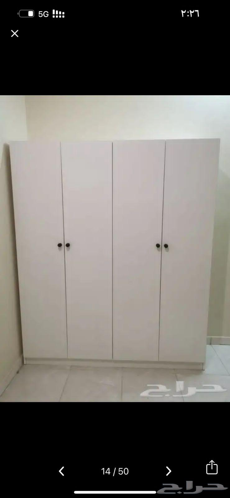 Wardrobe and bed, dressing table and chest of drawers64443182564866110