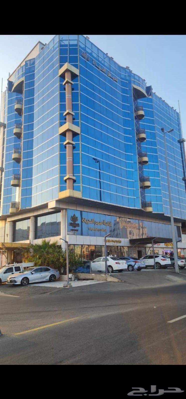 فندق في جده دخله 2مليون وميتين الف. ب 18 مل64449408702849110