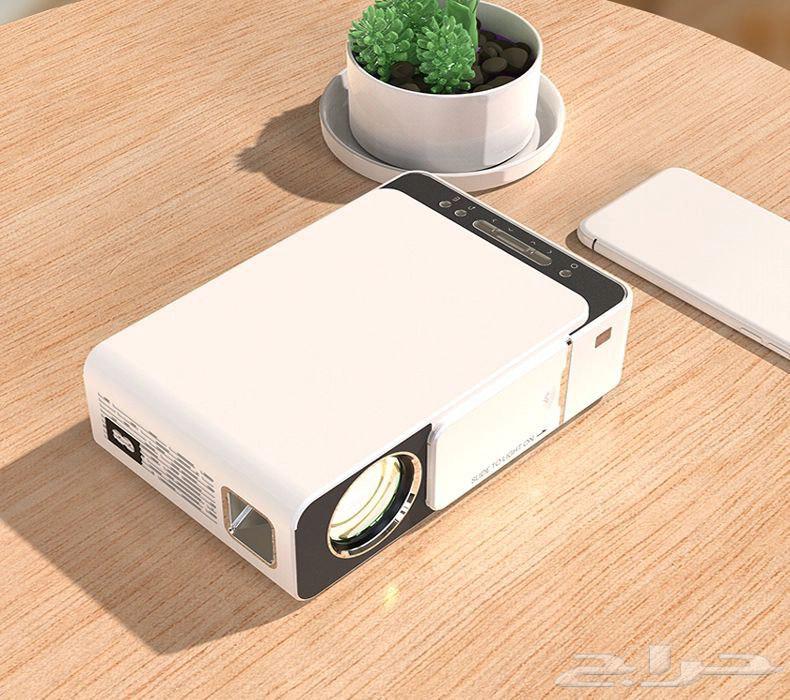 High-spec smart projector with true HD clarity64448116475265111