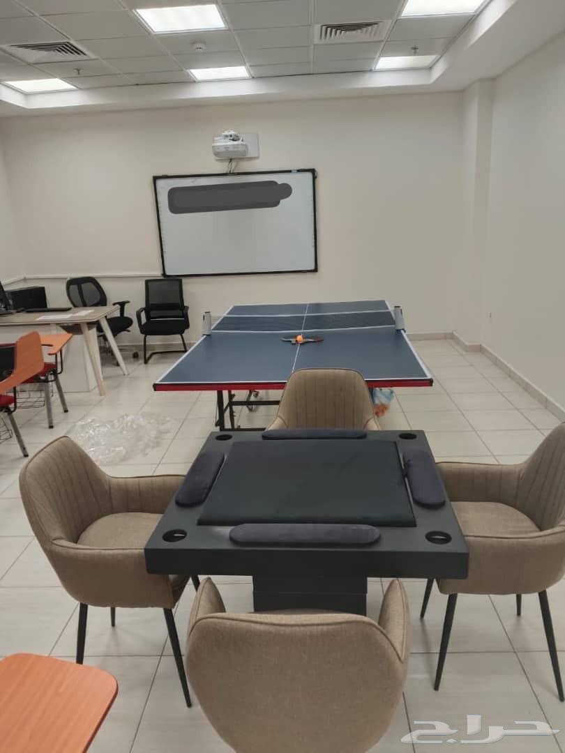 Renting tables and chairs for traditional seating areas64449100682242110