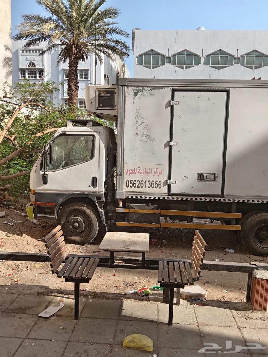 شاحنة براده لحوم ماركةمتسوبيشي بحالة جيده موديل 200064444660733442111