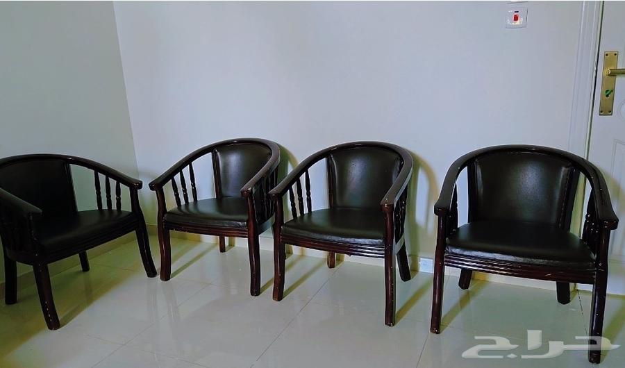 للبيع 6 كراسي خشب قوي مستعملة بحالة جيدة64450078153345111