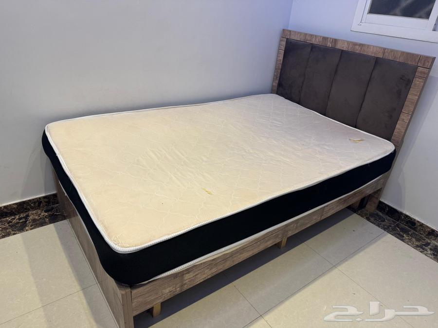 The bedroom is new, tidy, and ready to move in64454908830979111