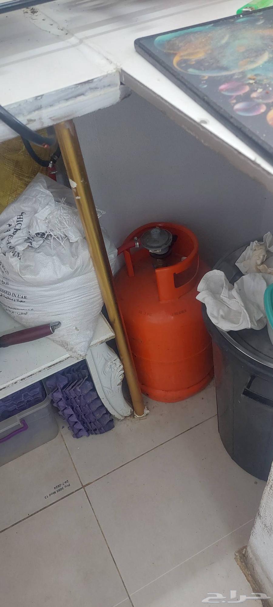 أغراض بوفية للبيع على السوم الرجاء عدم البخس64453820099331110