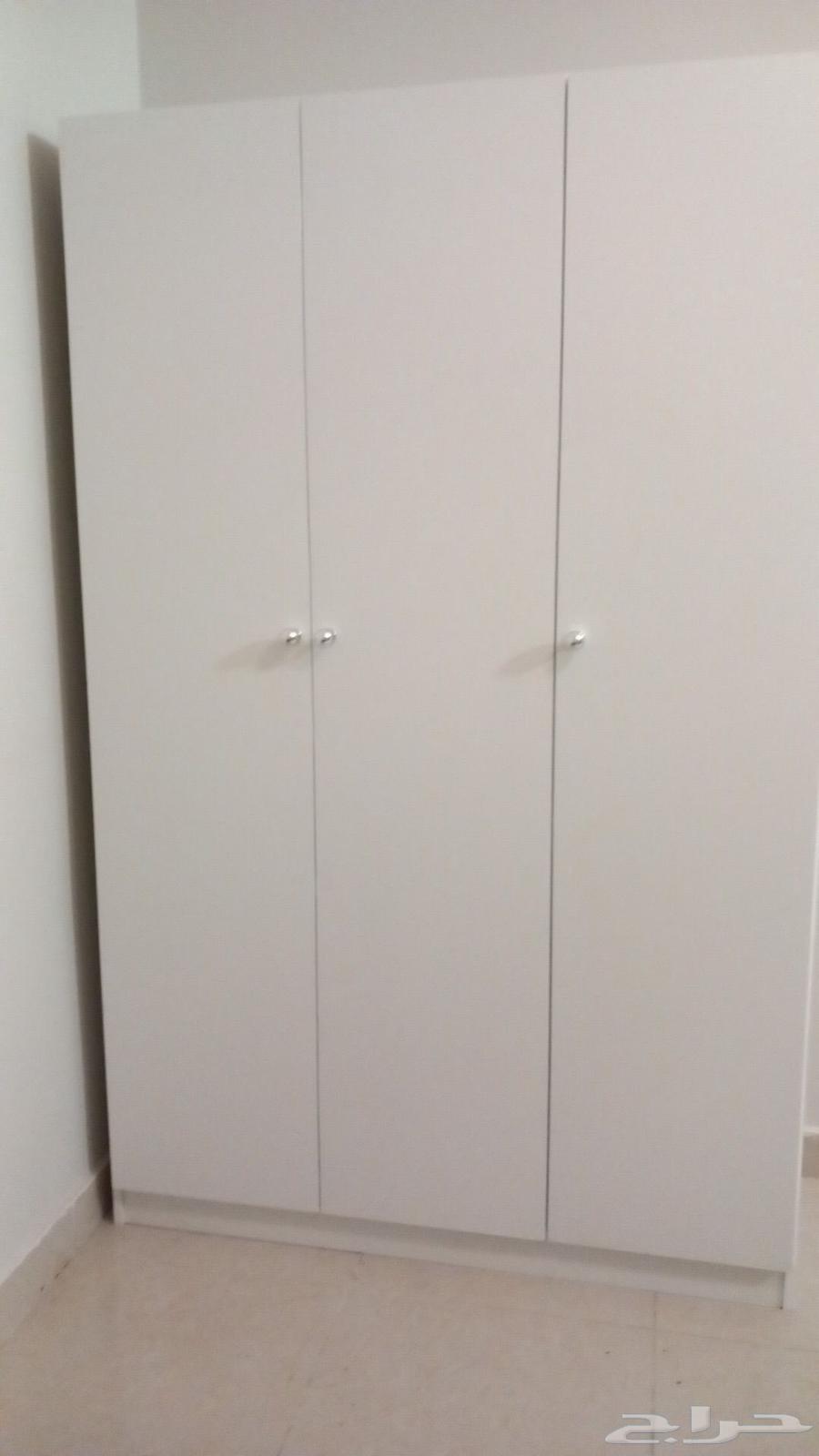 Wardrobe and bed and dressing table and commode64450892705410114