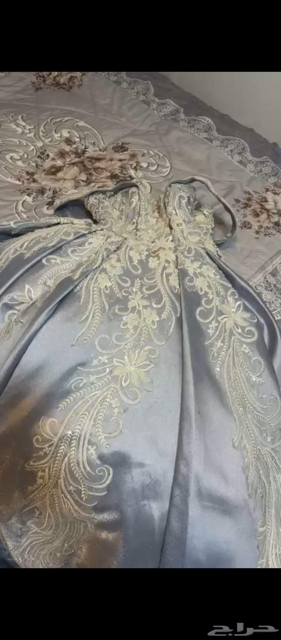 ثلاث فساتين سهره للبيع64457023071233111