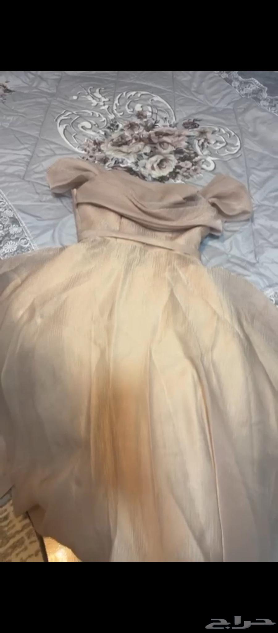 ثلاث فساتين سهره للبيع64457023071233110