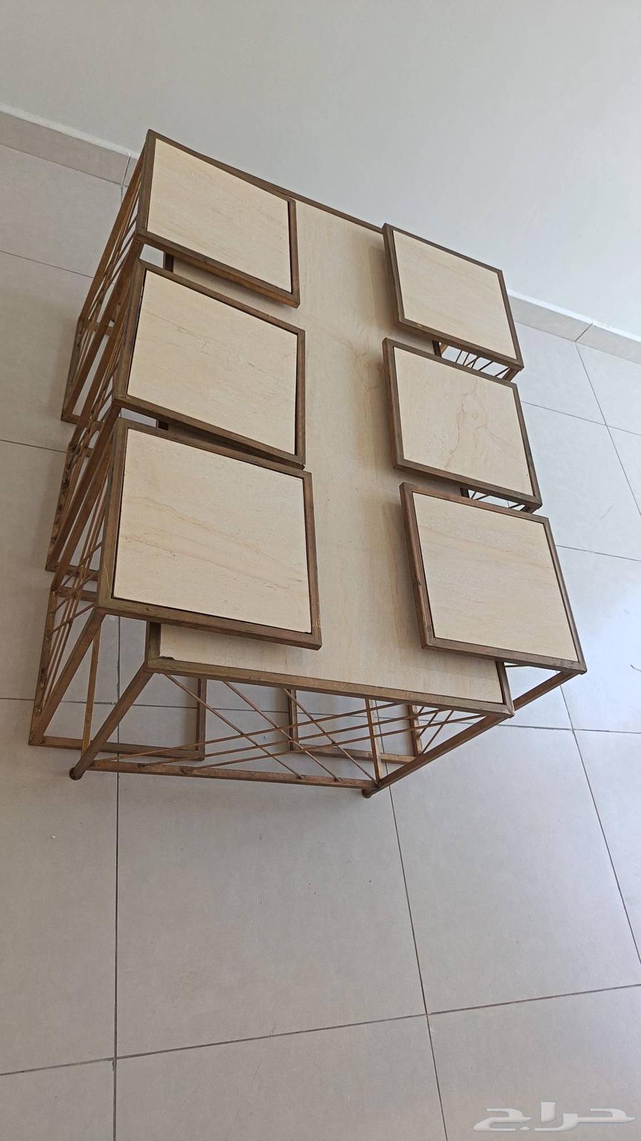 Dining table and marble table64450131739011110