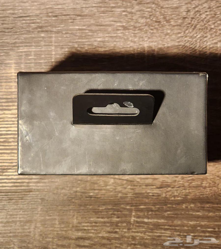 A new watch, I haven't opened the box yet, selling alone for 800 riyals64451002120707114