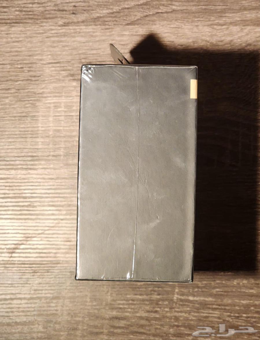 A new watch, I haven't opened the box yet, selling alone for 800 riyals64451002120707113