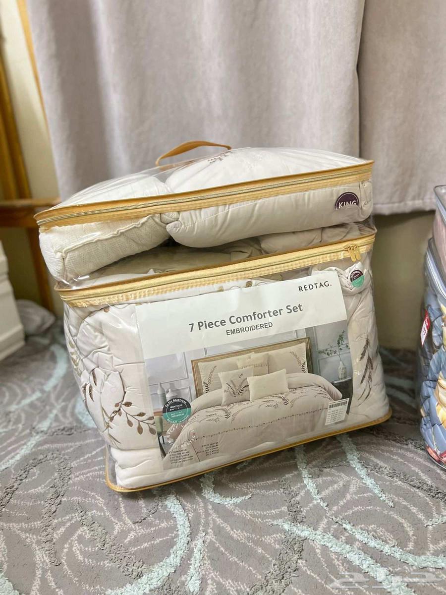 Double and single bed sheets. Red tag never opened64455907671169111