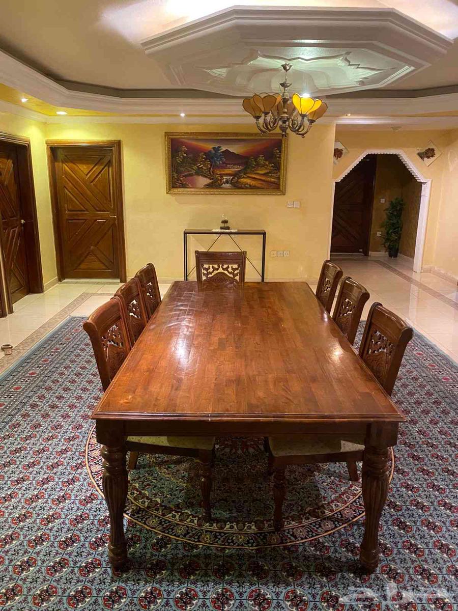 Luxury table with chairs64455852127235114