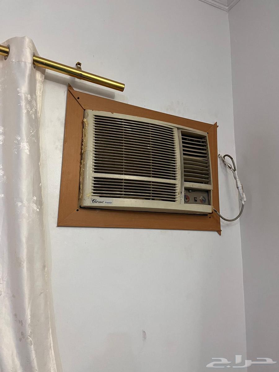 2مكيف شباك بحالة جيدة بسعر 750 ريال سبب البيع السفر النهاءي64450185029251110