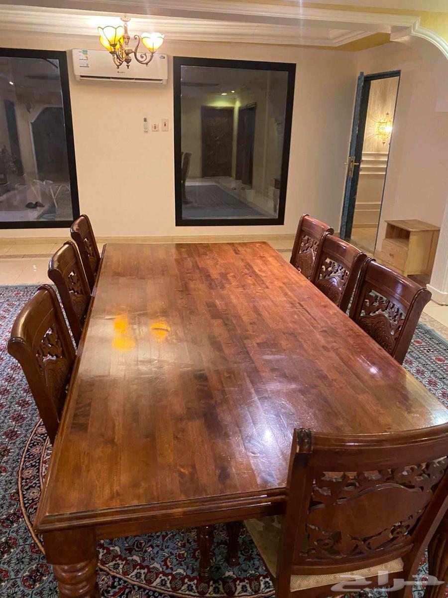 Luxury table with chairs64455852127235110