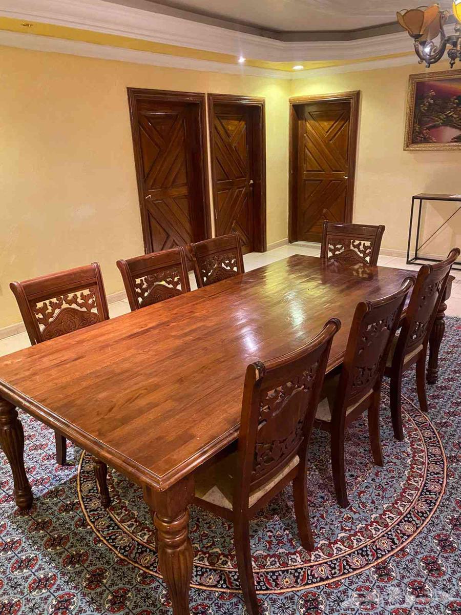 Luxury table with chairs64455852127235113