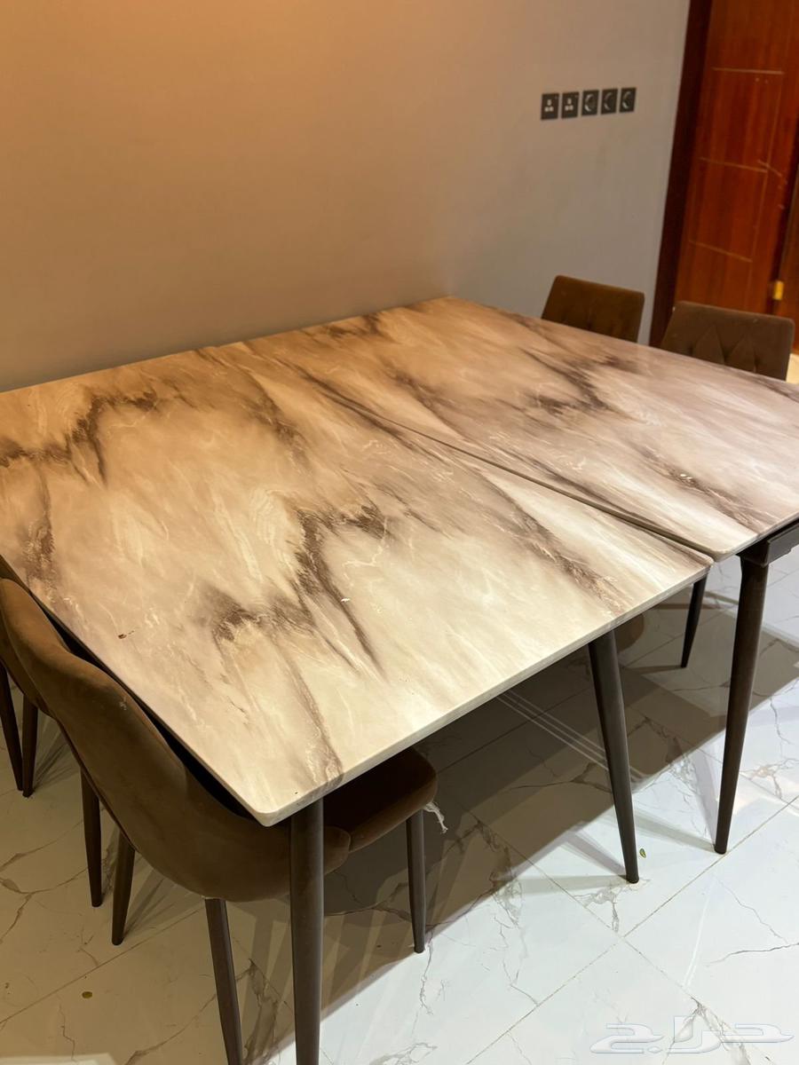 Dining table and floor tables for sale in Arar64450299028738110