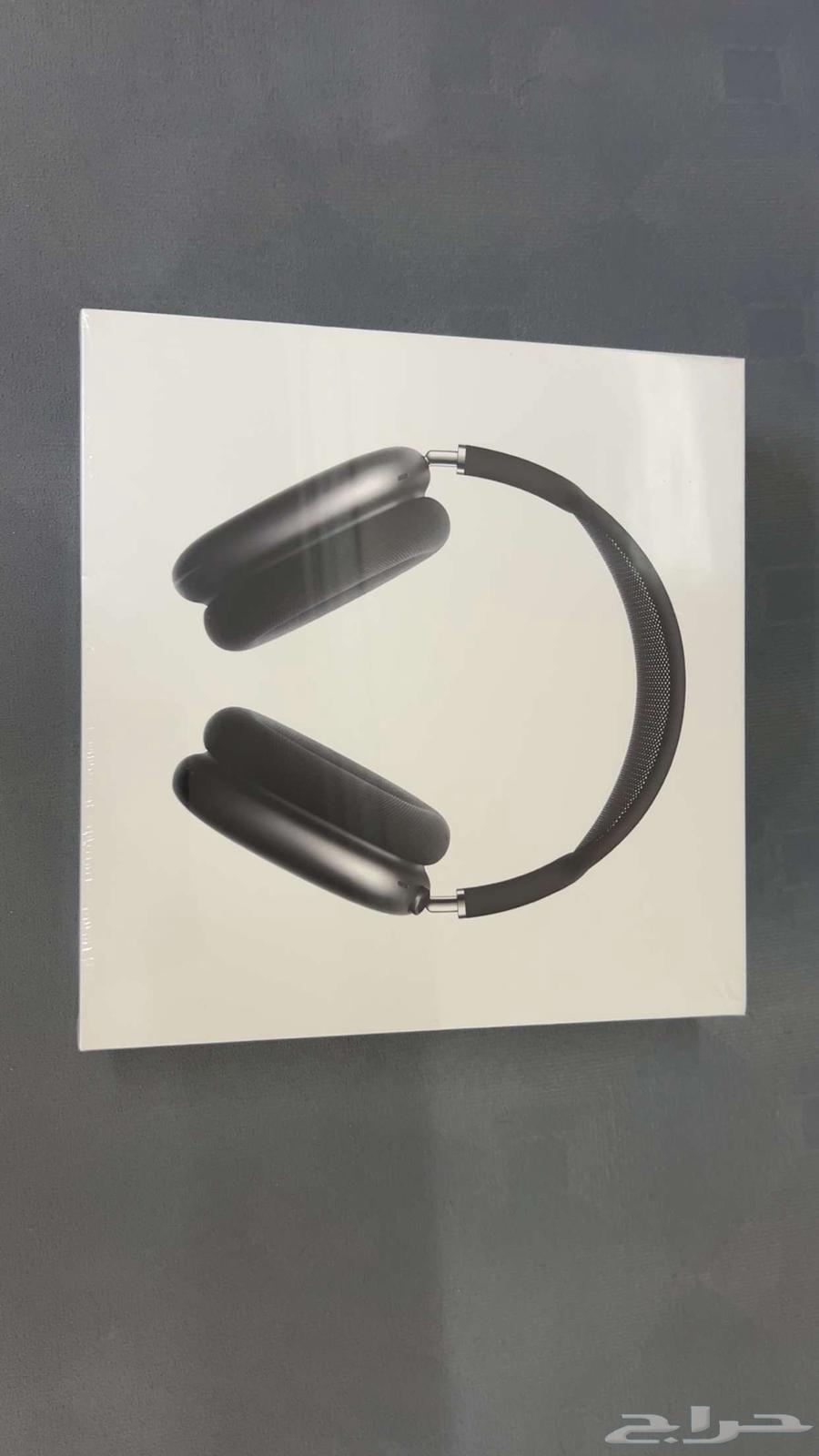 للبيع  سماعات AirPods Max   حالة ممتازة  لون  اسود64453475827202113