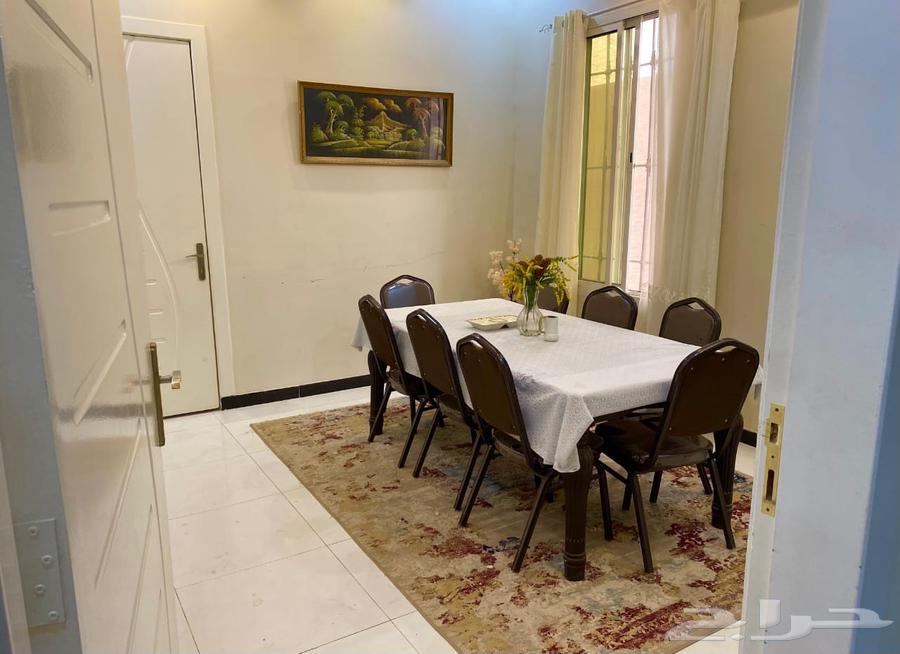 Luxury dining set with 6 chairs in excellent condition for sale, price 100064449876403842110