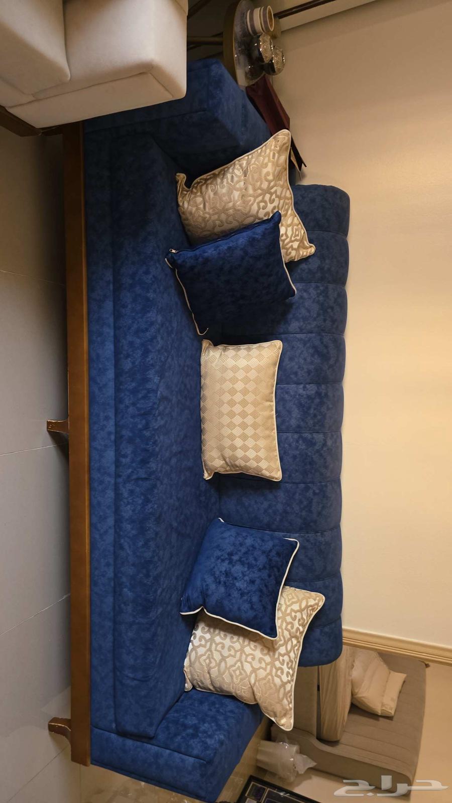 2 large sofas in excellent condition and 3 tables64450988394371111