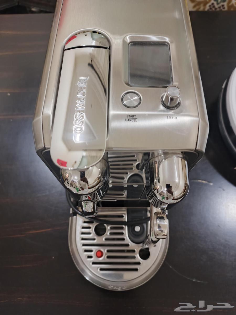 مكينة قهوة Nespresso   مكنسة روبوت ILIFE (شبه جديدة)64452793211906113