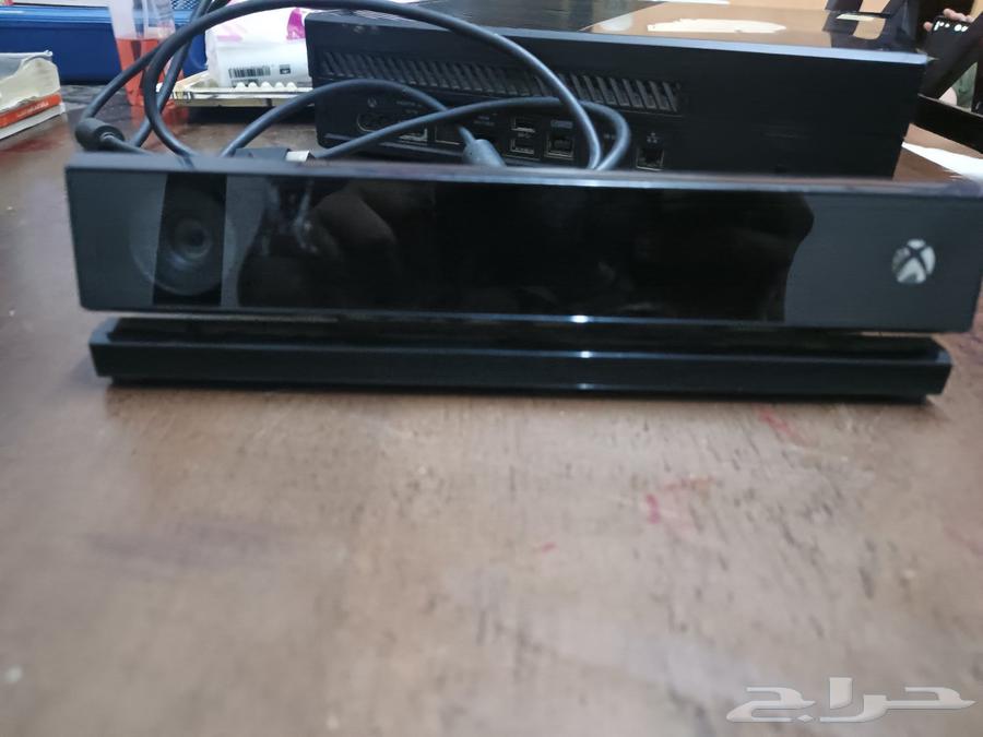 Xbox One without controller or box with charger and camera used low64453147714305114