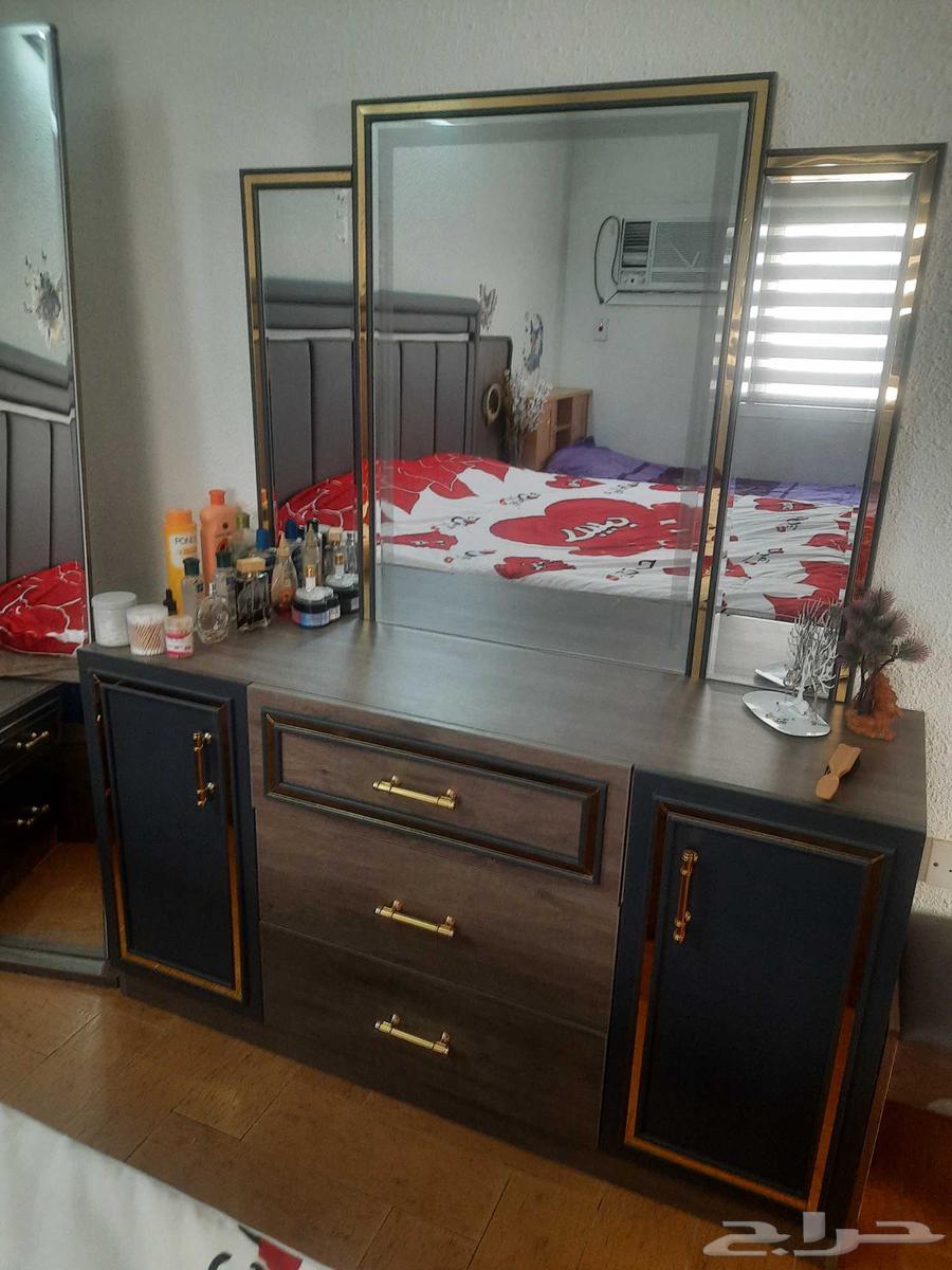 غرفة نوم للبيع بحاله جديده استخدام سنه فقط لاغير64452943312129110