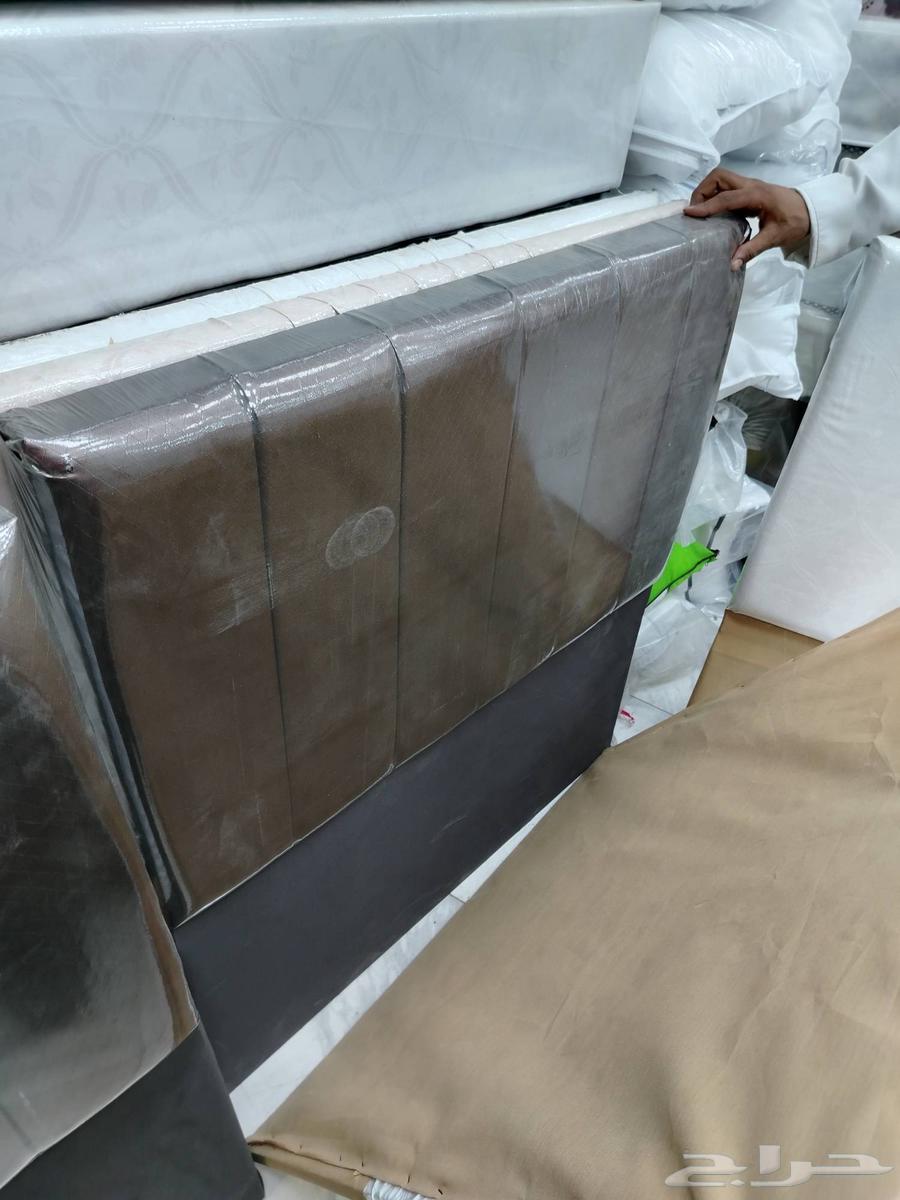 New single and one-and-a-half person bed frames64454359640706112