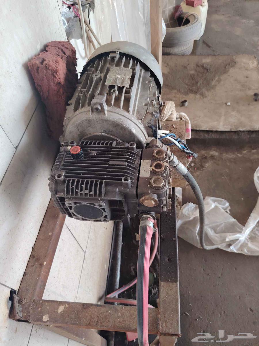 لبيع معدات مغسلة سيارات بالصور المرفقه المعدات ترمبة 170 بار64616140320513113