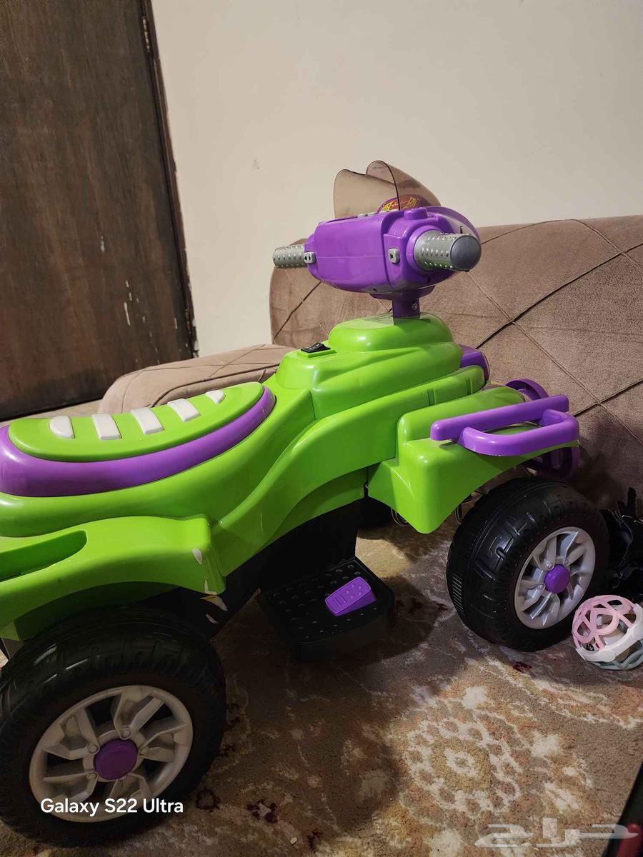 Wireless toy car charging stopped working, I paid 400 and whoever wants it we won't disagree64454701963137111